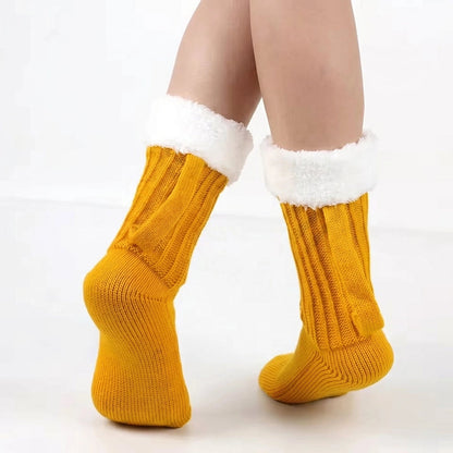 BrewBoot Beer Mug Socks – Cozy Knit Novelty Socks for Beer Lovers