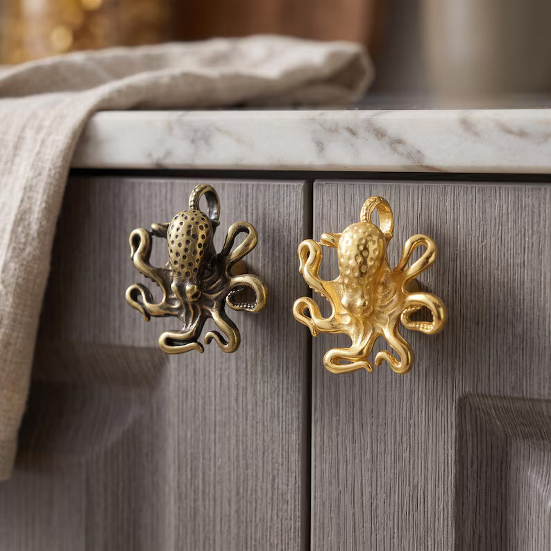 🐦 Handmade Vintage Brass Hummingbird Cabinet Pull - Nature-Inspired Furniture Upgrade